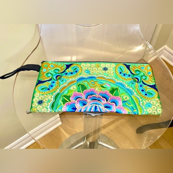 ✅🆕  Thai embroidered wristlet/clutch, bright multi color abstract pattern 🩵💙💛 - Picture 2 of 7